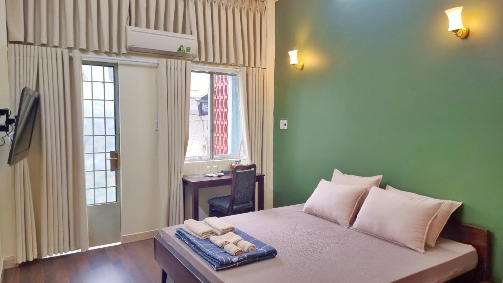 Paulatim House Saigon Hotel Ho Chi Minh City Exterior photo